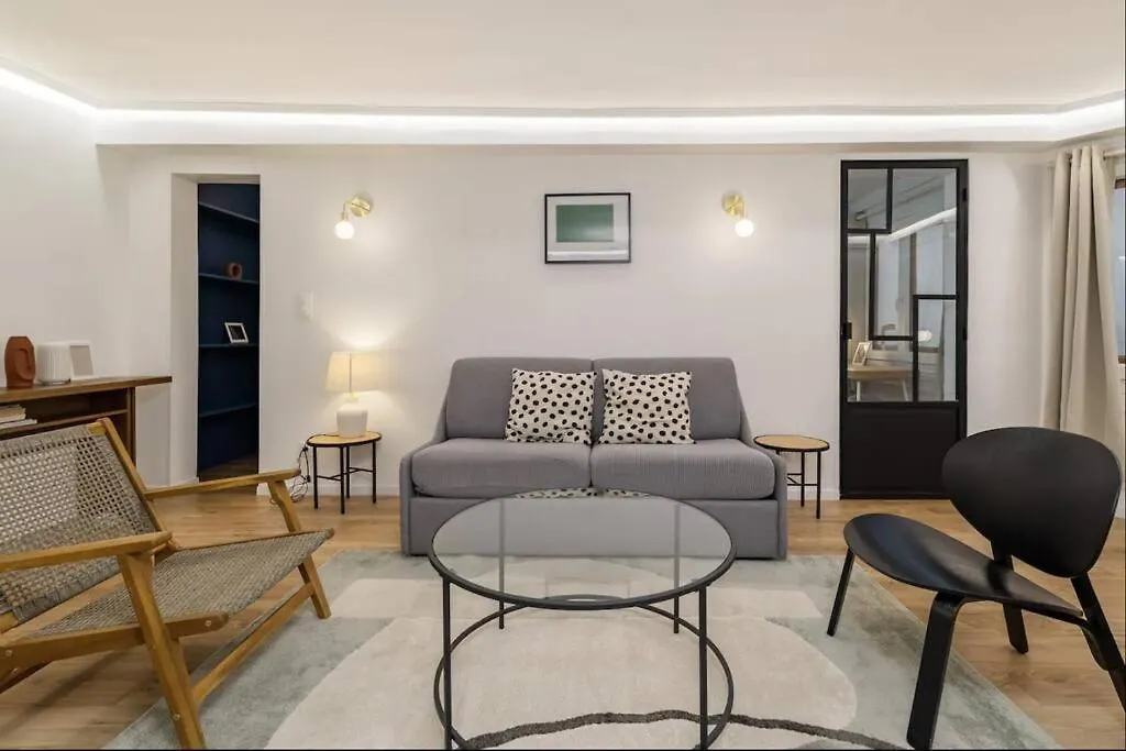 Spacious In Opera With 3bdr For 6pax Apartman