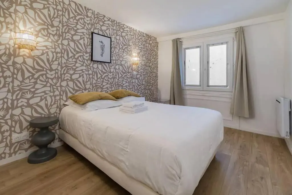 Spacious In Opera With 3bdr For 6pax Apartman