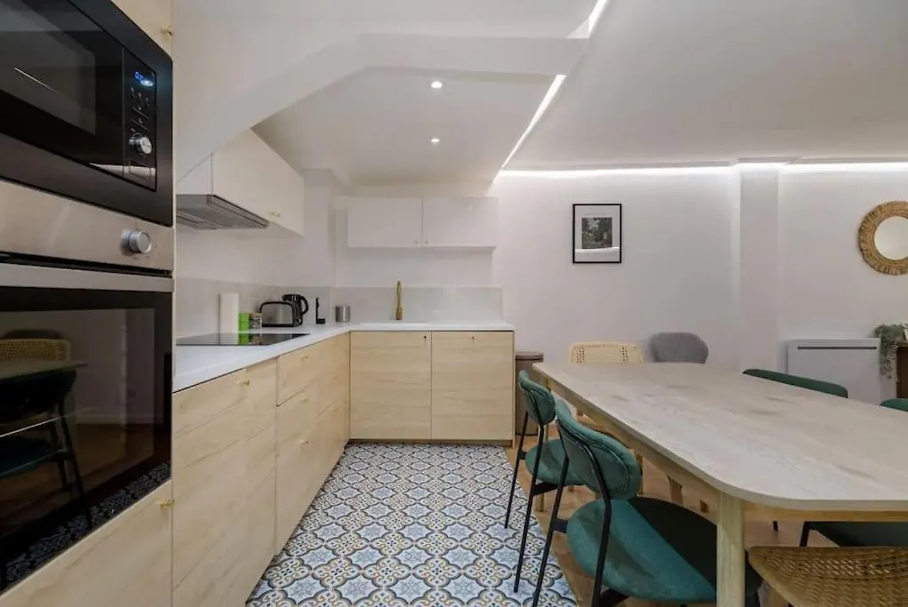 Spacious In Opera With 3bdr For 6pax Apartment